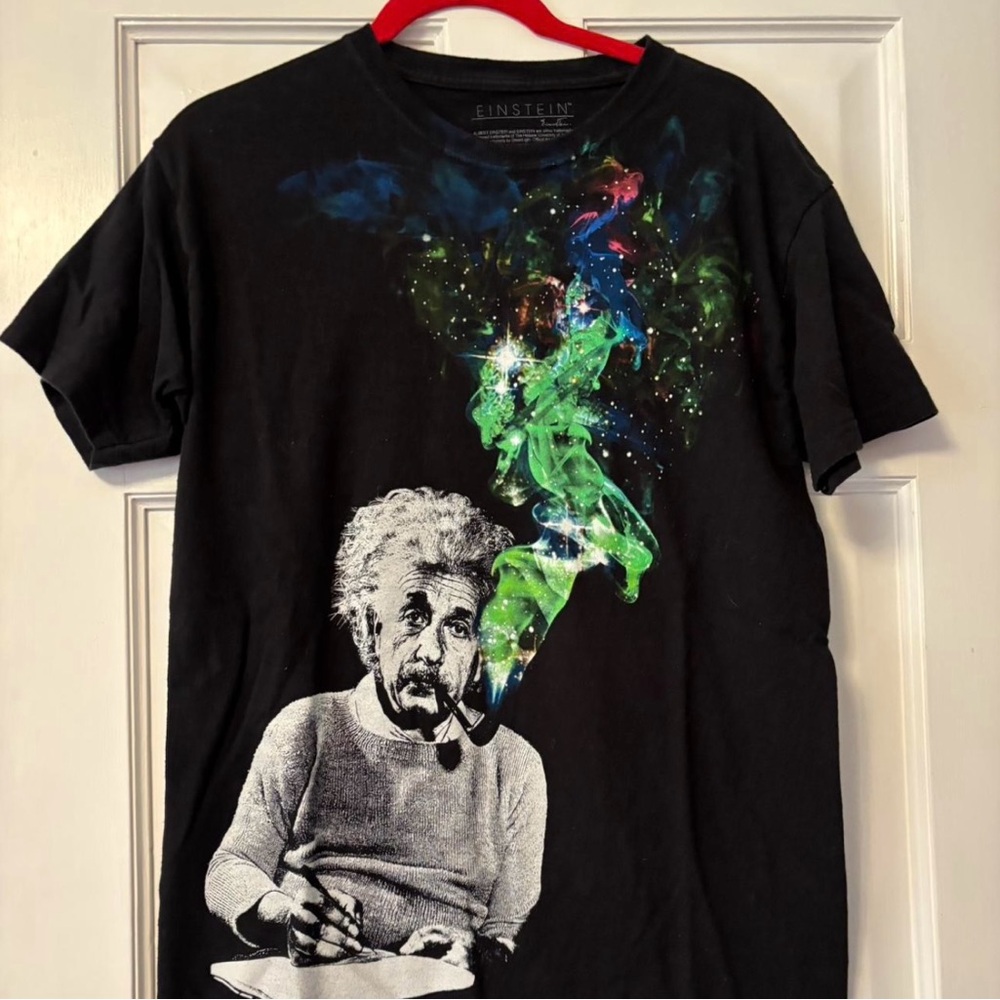 Artistic Black and Green Short Sleeve Tee